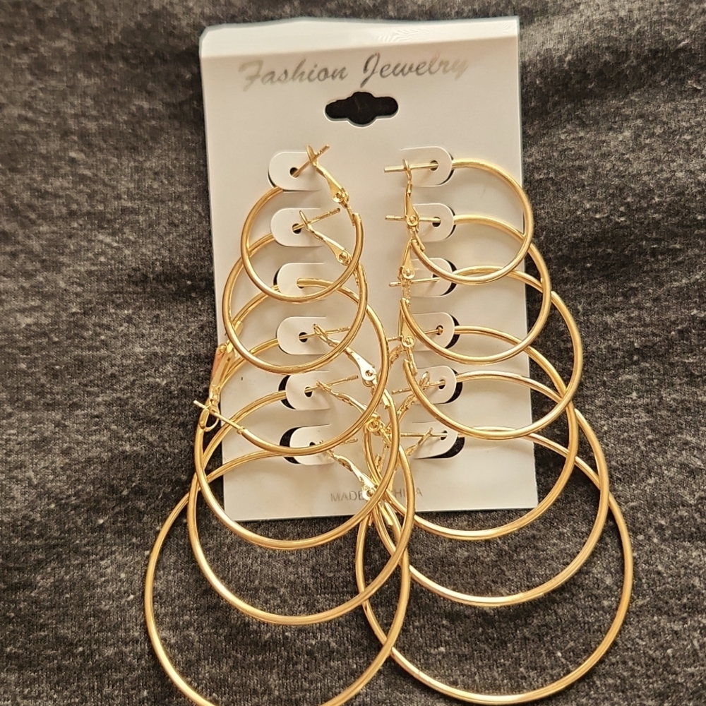 Gold tone hoop earrings